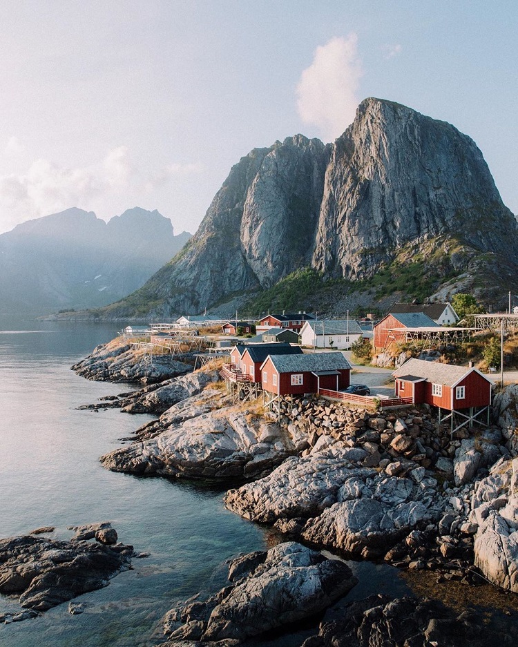 ngoi-lang-co-ten-goi-ngan-nhat-o-Na-Uy-2