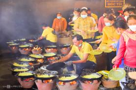 Ngôi chùa đãi khách bánh xèo chay hơn 20 năm
