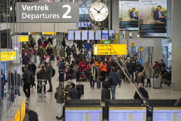 Sân bay ở Hà Lan tiếp tục giới hạn khách