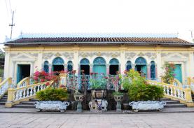 Những ngôi nhà cổ hơn trăm năm tuổi nổi tiếng ở miền Tây Nam bộ