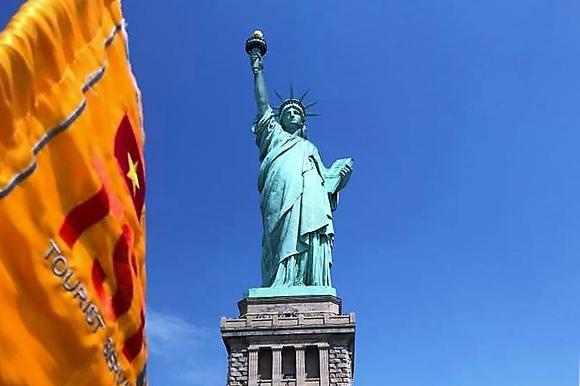 Ý nghĩa ngọn đuốc trên tay tượng Nữ thần Tự do ở Mỹ