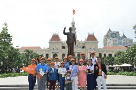 Đoàn khách đầu tiên của TSTtourist đến tham quan Trụ sở Hội đồng Nhân dân, Ủy ban Nhân dân Thành phố Hồ Chí Minh