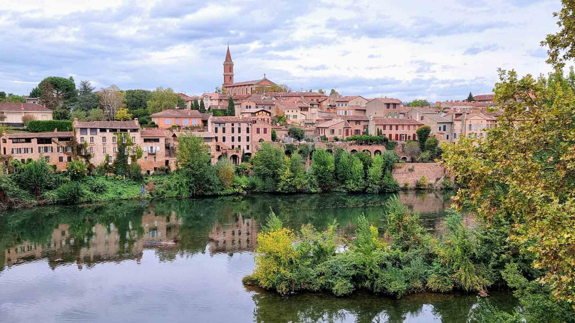 Vẻ đẹp cổ kính của ‘thành phố gạch’ Albi ở miền Nam nước Pháp