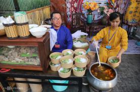 Lễ hội ẩm thực đường phố bên sông Hương
