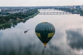 Về Huế khám phá thiên nhiên nguyên bản, phố cổ ven sông mùa lễ hội