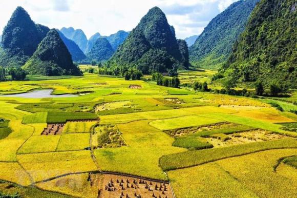 Vẻ đẹp của những địa danh chưa khai thác du lịch ở Cao Bằng