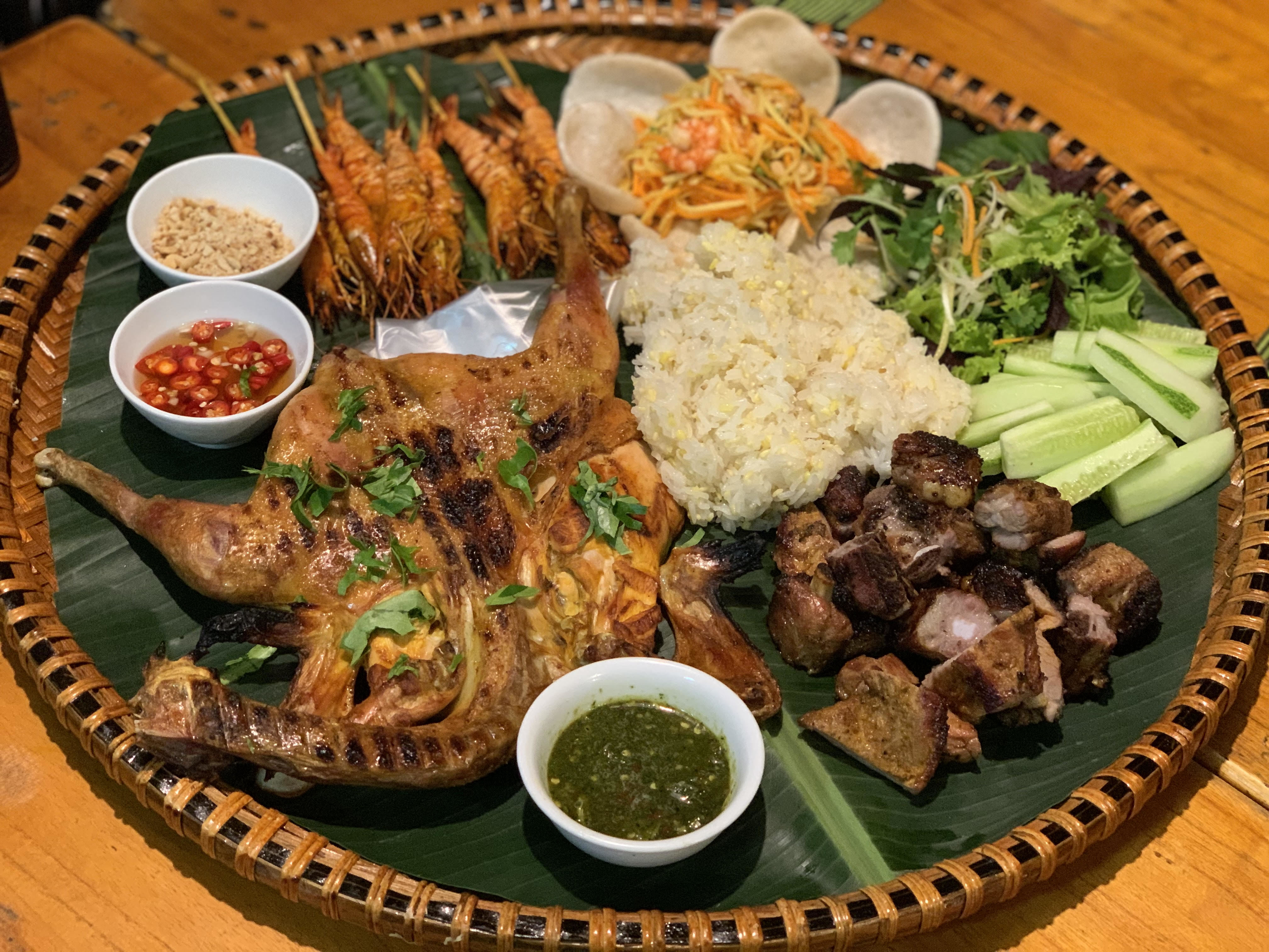 TSTtourist-quang-binh-canh-sac-hut-hon-khien-du-khach-chi-tien-trieu-de-an-hang-ngu-dong-7