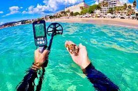 15 năm vòng quanh thế giới săn 'kho báu'