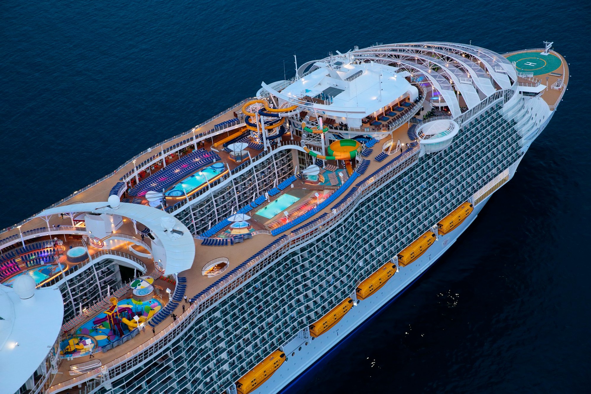 Symphony of the Seas của hãng du thuyền Royal Caribbean hiện là du thuyền lớn nhất thế giới