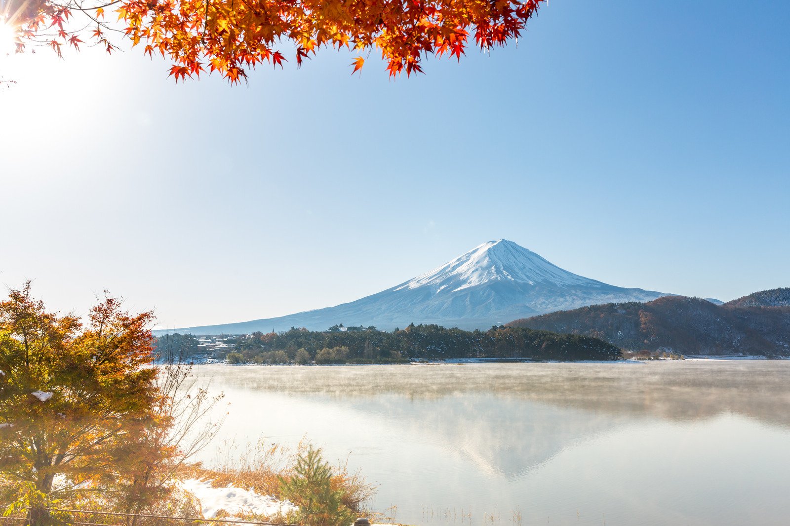 Nhật Bản “khoác lớp áo” đỏ - vàng rực rỡ khi vào thu