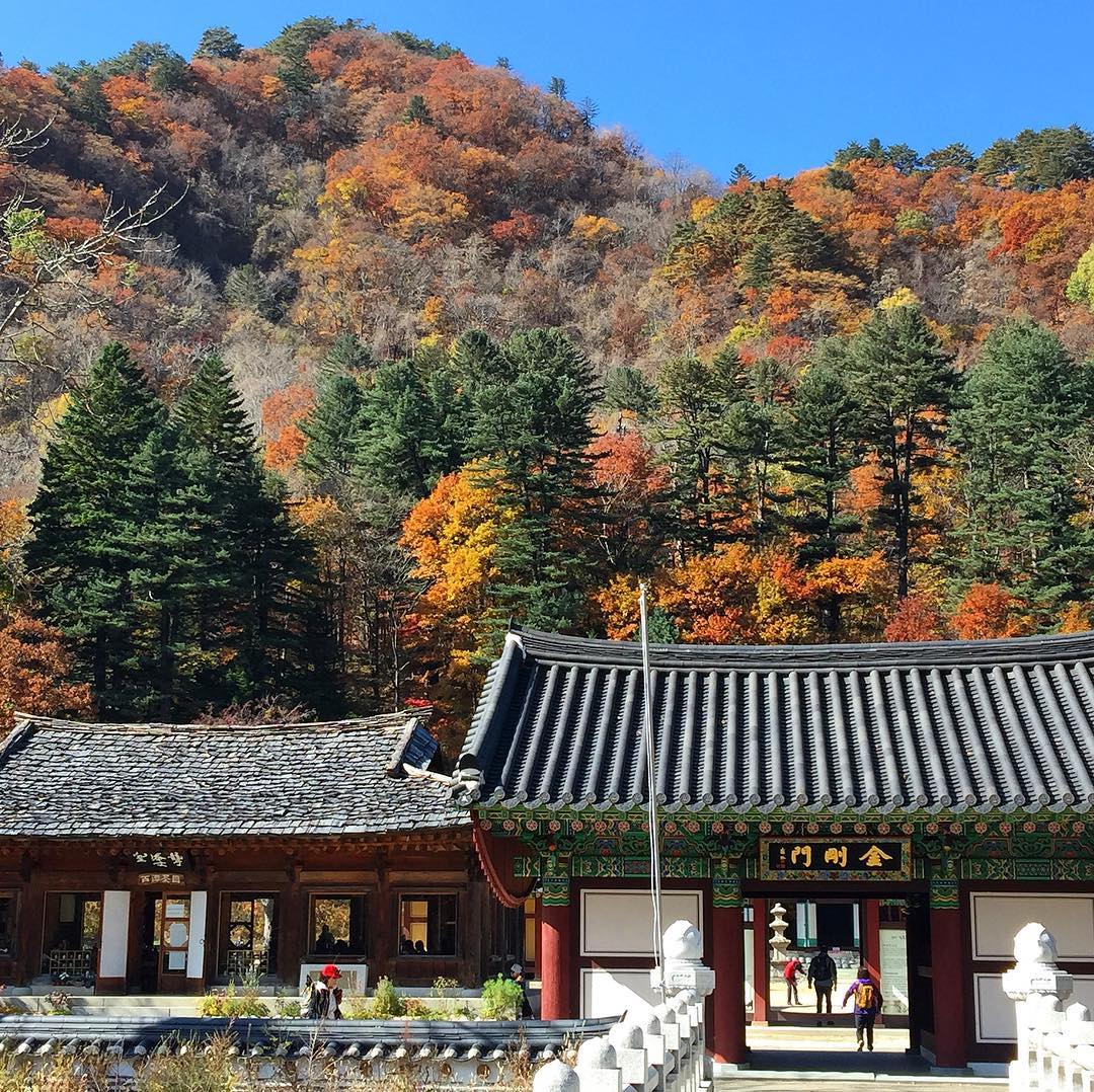 Baekdamsa - Đền thờ hồ nước thứ 100
