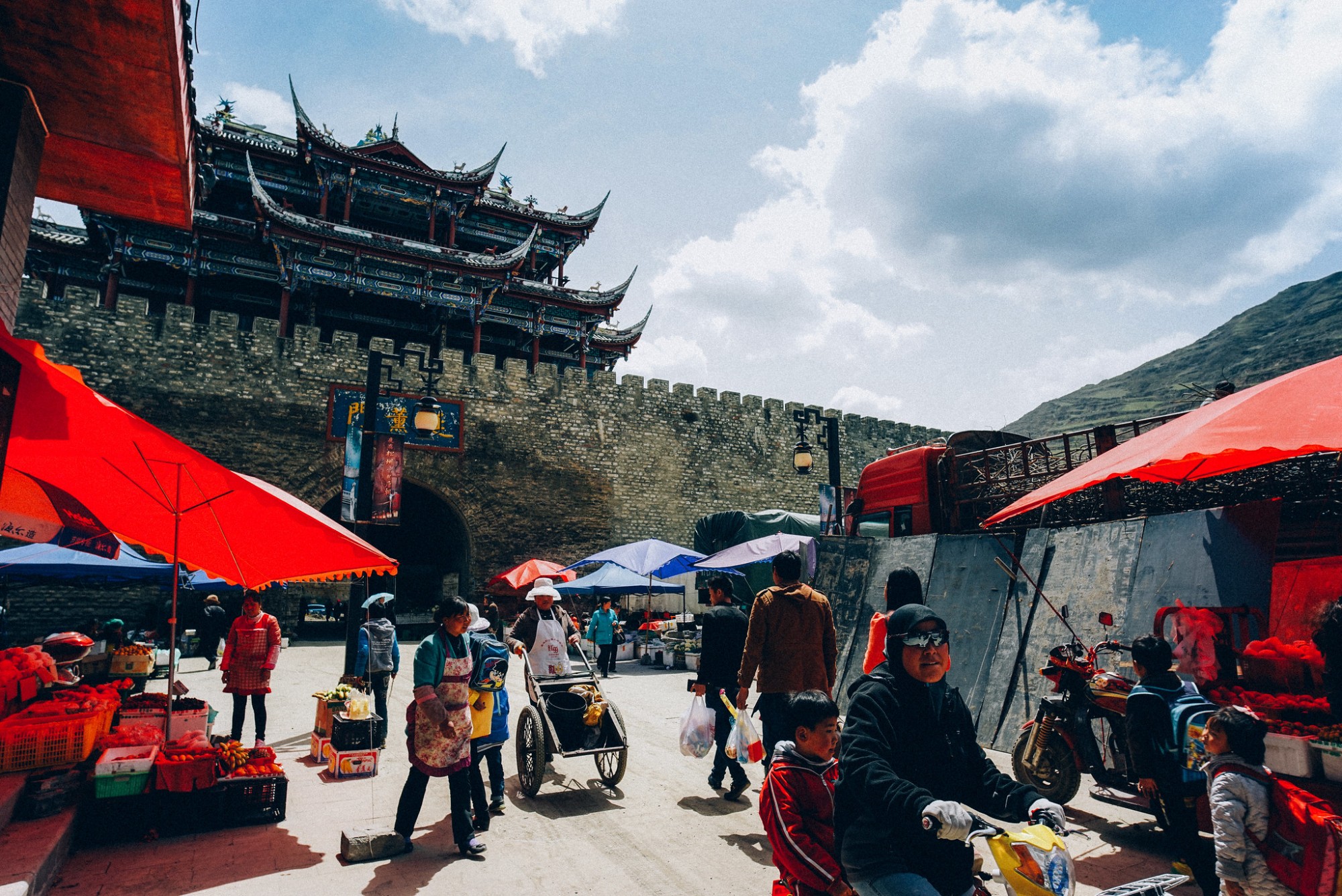 Trở về Trung Quốc thời xưa tại thành cổ Tùng Phan