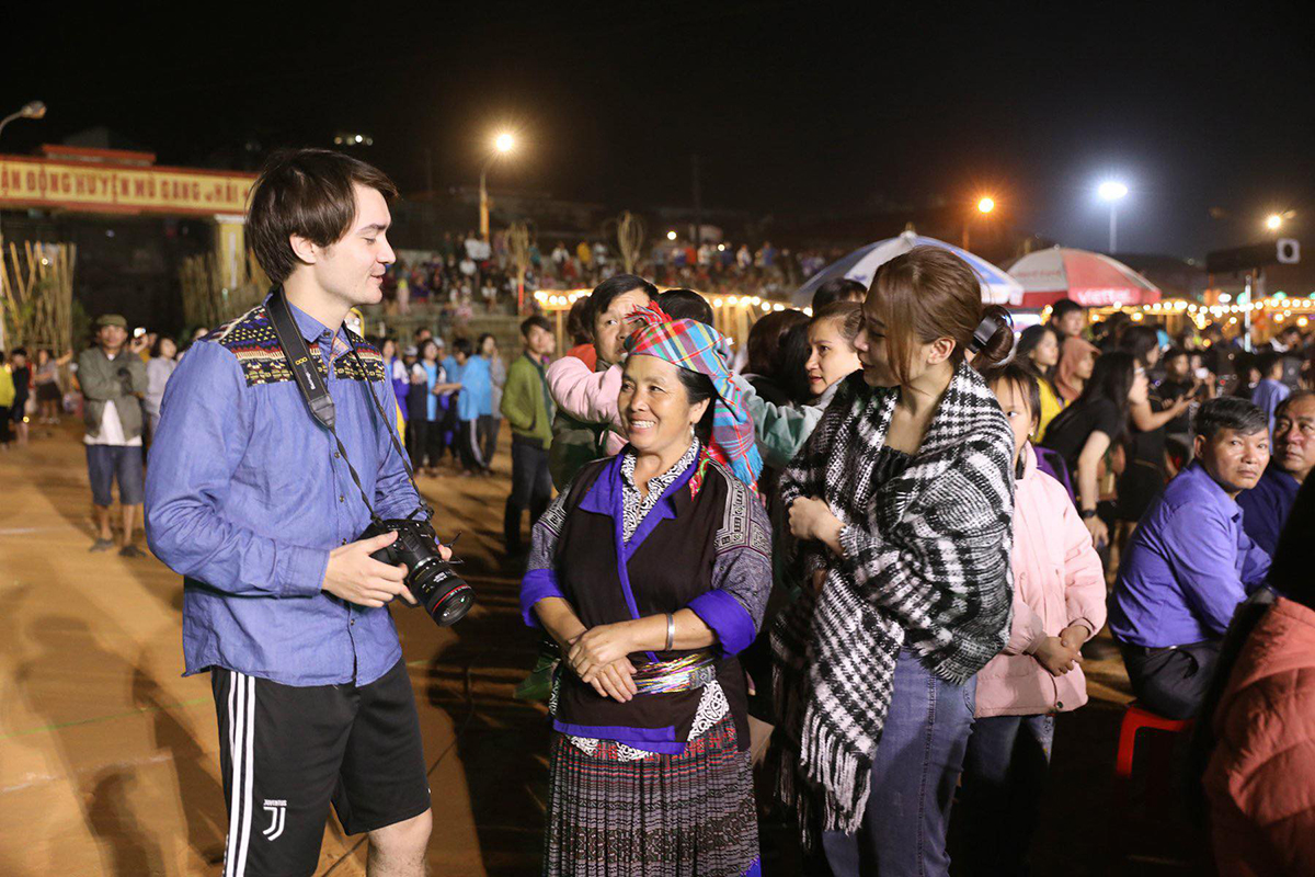 TSTtourist-chang-trai-phap-cam-nhan-canh-sac-viet-bang-am-nhac