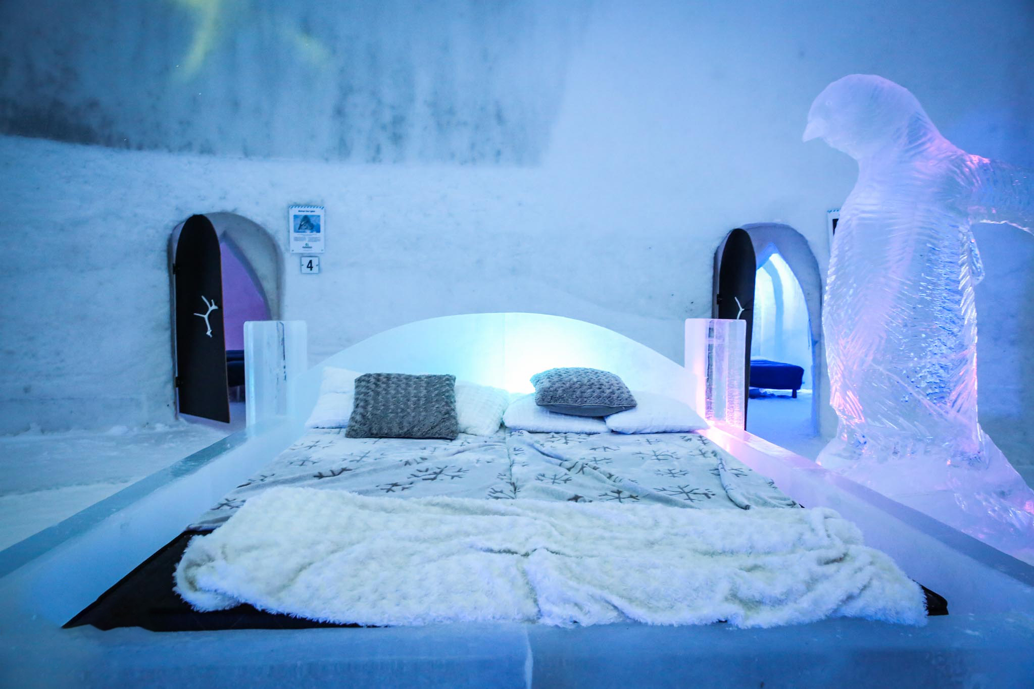 TSTtourist-chuyen-tham-xu-so-ba-chua-tuyet-cua-khach-viet-5