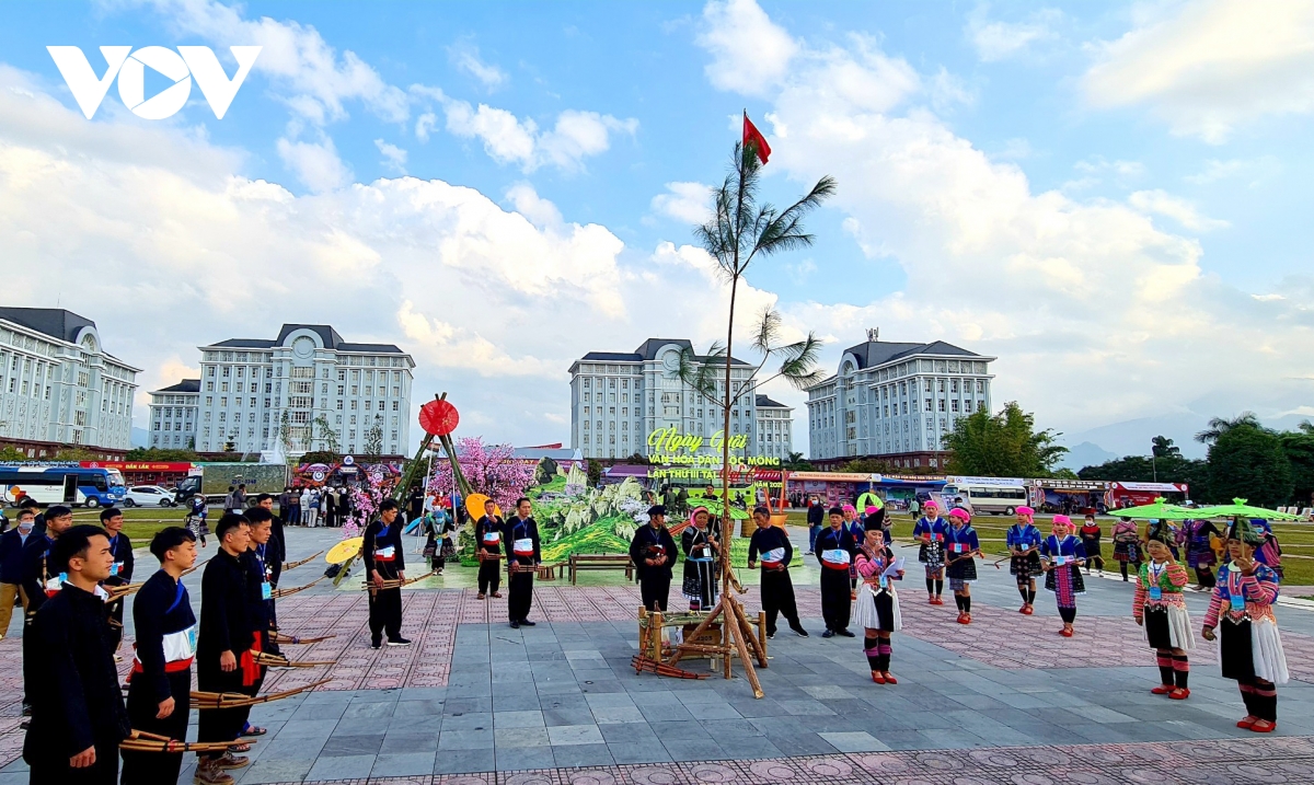 TSTtourist-du-lich-lai-chau-doi-moi-va-phat-trien-ben-vung-2