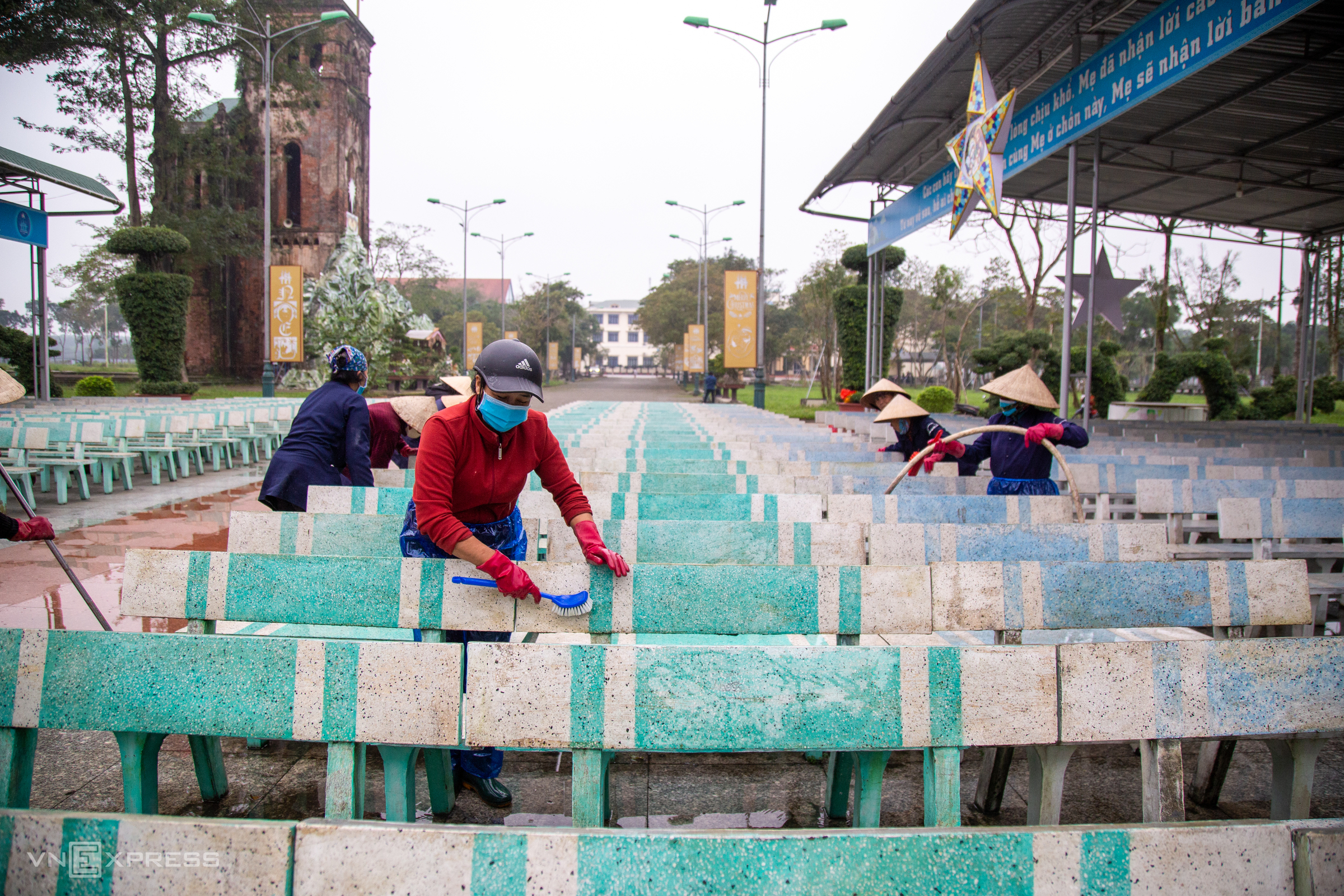 TSTtourist-thanh-dia-la-vang-don-giang-sinh-5