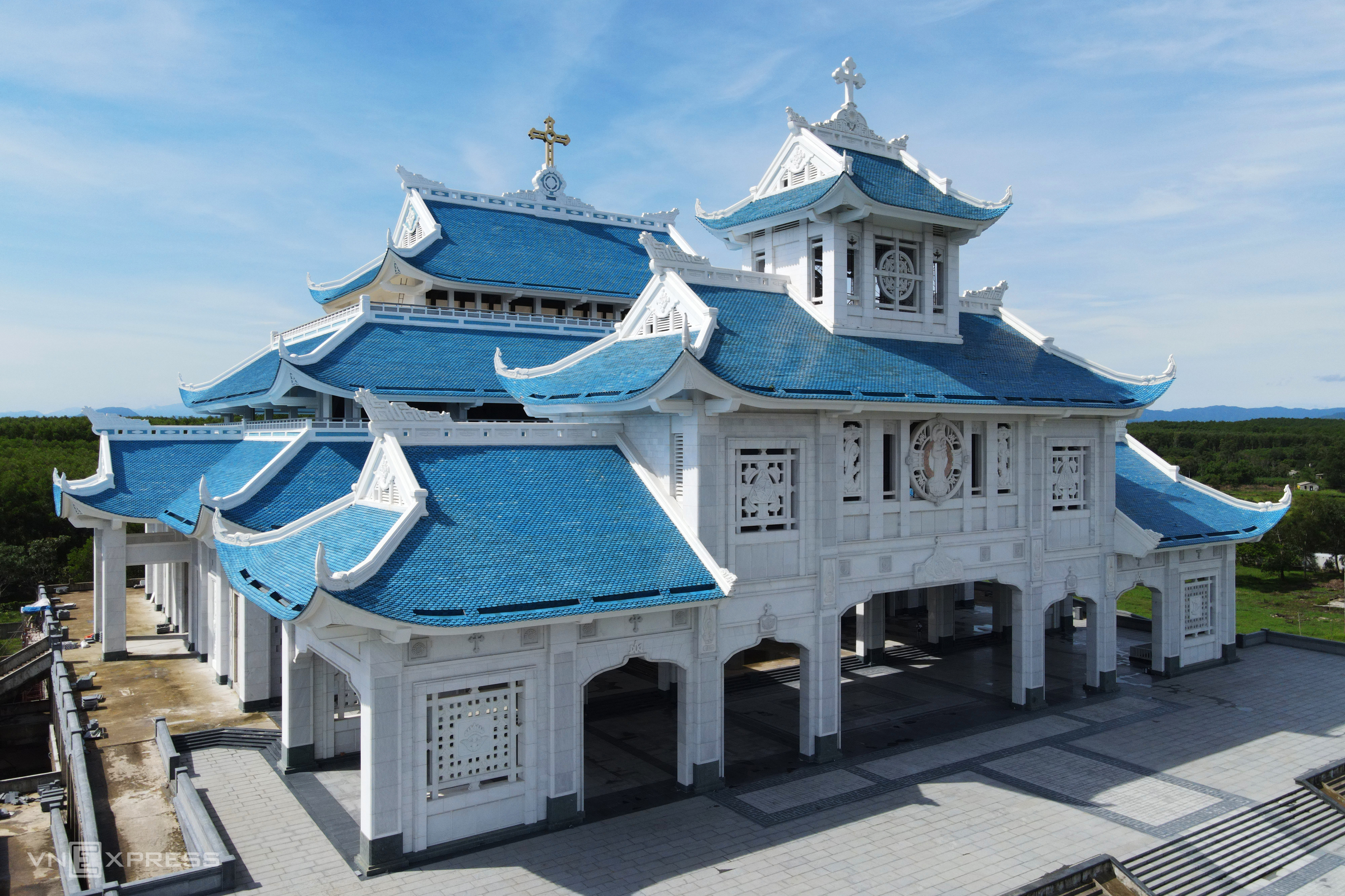 TSTtourist-thanh-dia-la-vang-don-giang-sinh-8