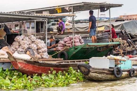 Chợ nổi Long Xuyên qua góc nhìn nhiếp ảnh gia nước ngoài